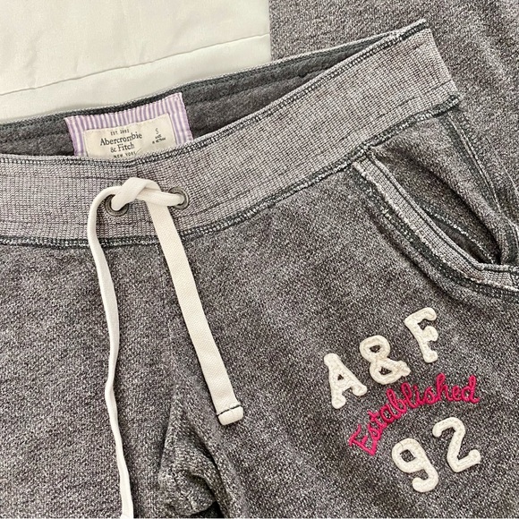 Abercrombie A&F 92 Logo Grey Sweatpants with Drawstring SM ** - Picture 3 of 8